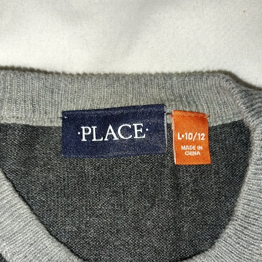 The Children's Place Gray Sweater with Snowboarding Yeti EUC Size Large 10/12